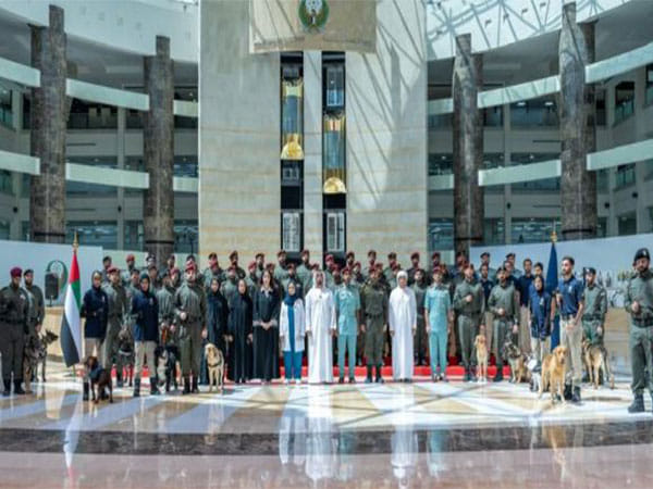 Saif bin Zayed meets with UAE police support team participating in securing Olympic Games Paris 2024