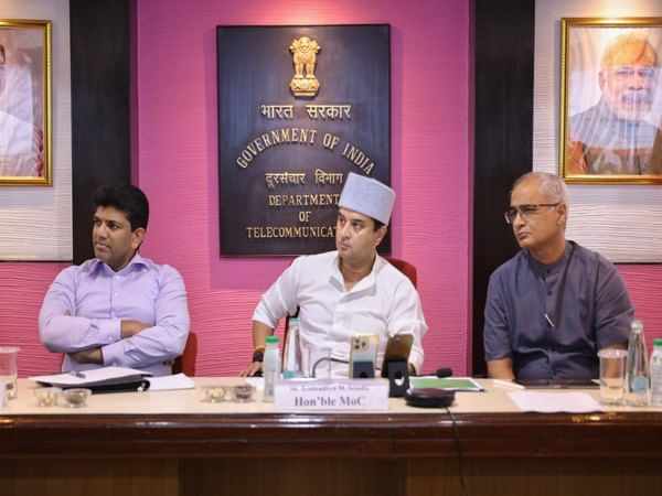 Telecom Minister holds discussion with six committees of telecom stakeholders