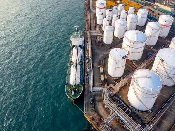 Moody's affirms stable outlook for BPCL, IOCL