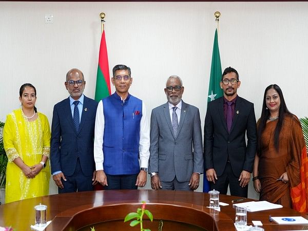 Indian envoy Munu Mahawar pays courtesy call on Maldivian Parliament speaker