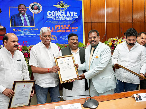 Multi-Industry Magnate Dr S.C. Muralikumar Honoured with Global Business Entrepreneur Award at the Dr. APJ Abdul Kalam Award 2024