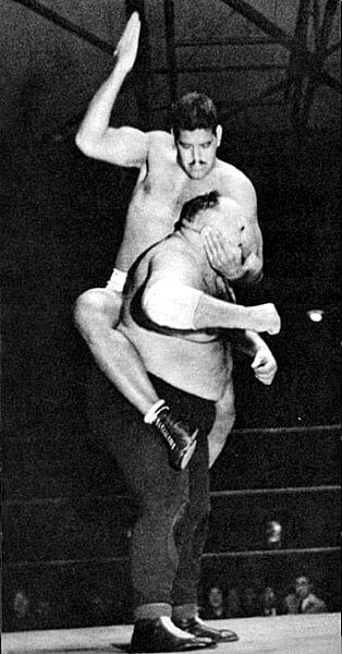 Dara Singh defeating King Kong in a league match for All Asia Heavyweight Championship