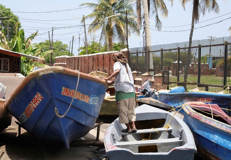 Explainer-Record-breaking temperatures strengthen Hurricane Beryl as it ...