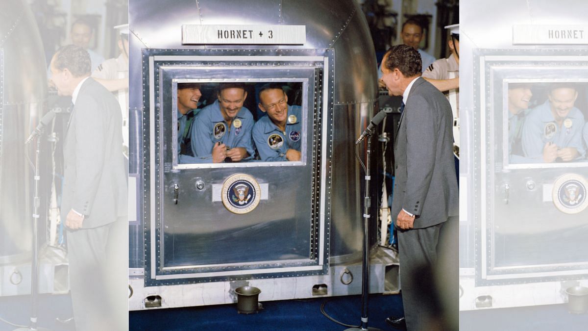Then President Richard M. Nixon greets the 3 astronauts being transported in the Mobile Quarantine Facility (MQF) | Photo: Wikimedia Commons