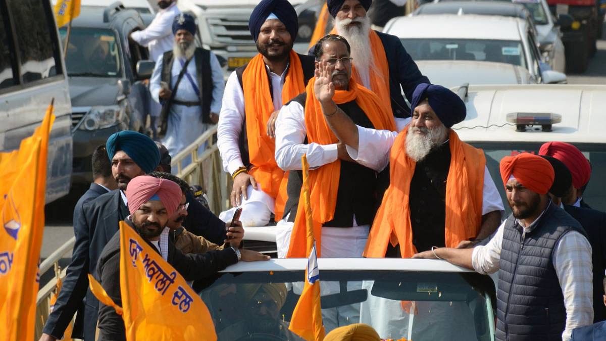 Sukhbir Badal appears before Akal Takht, hands over written explanation ‘surrendering’ to its decision