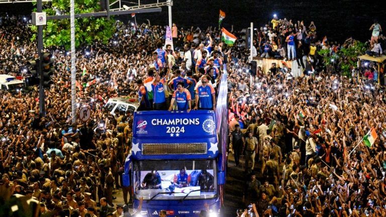 ‘Wouldn’t have missed it for anything’ — sea of fans takes over Marine Drive to welcome Team India