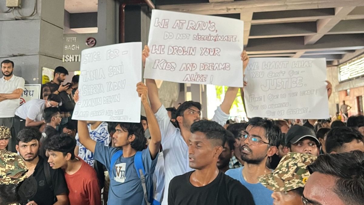 UPSC aspirants protesting near Karol Bagh metro station, Sunday | Nootan Sharma | ThePrint
