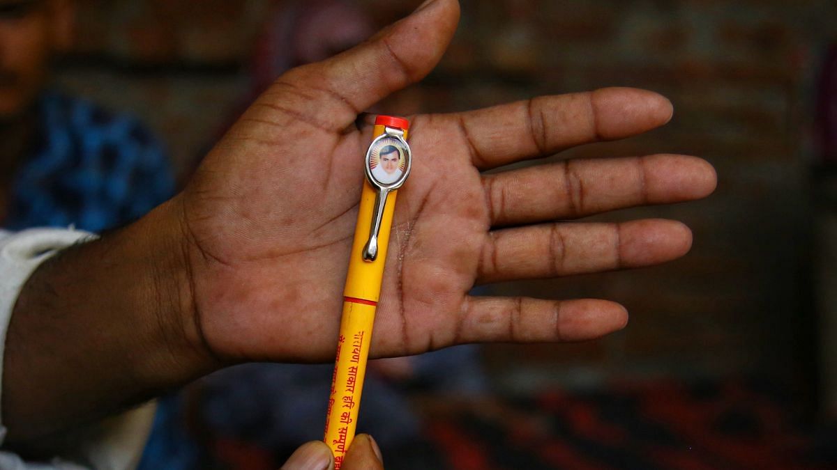 Pens with baba's photo are sold at satsangs and ashrams | Manisha Mondal