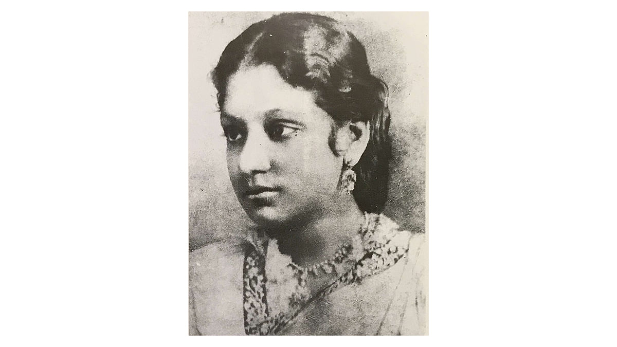 Sunayani Devi, From Thakurbarir Ondormohol by Chitra Deb, Before 1924 | Wikimedia Commons