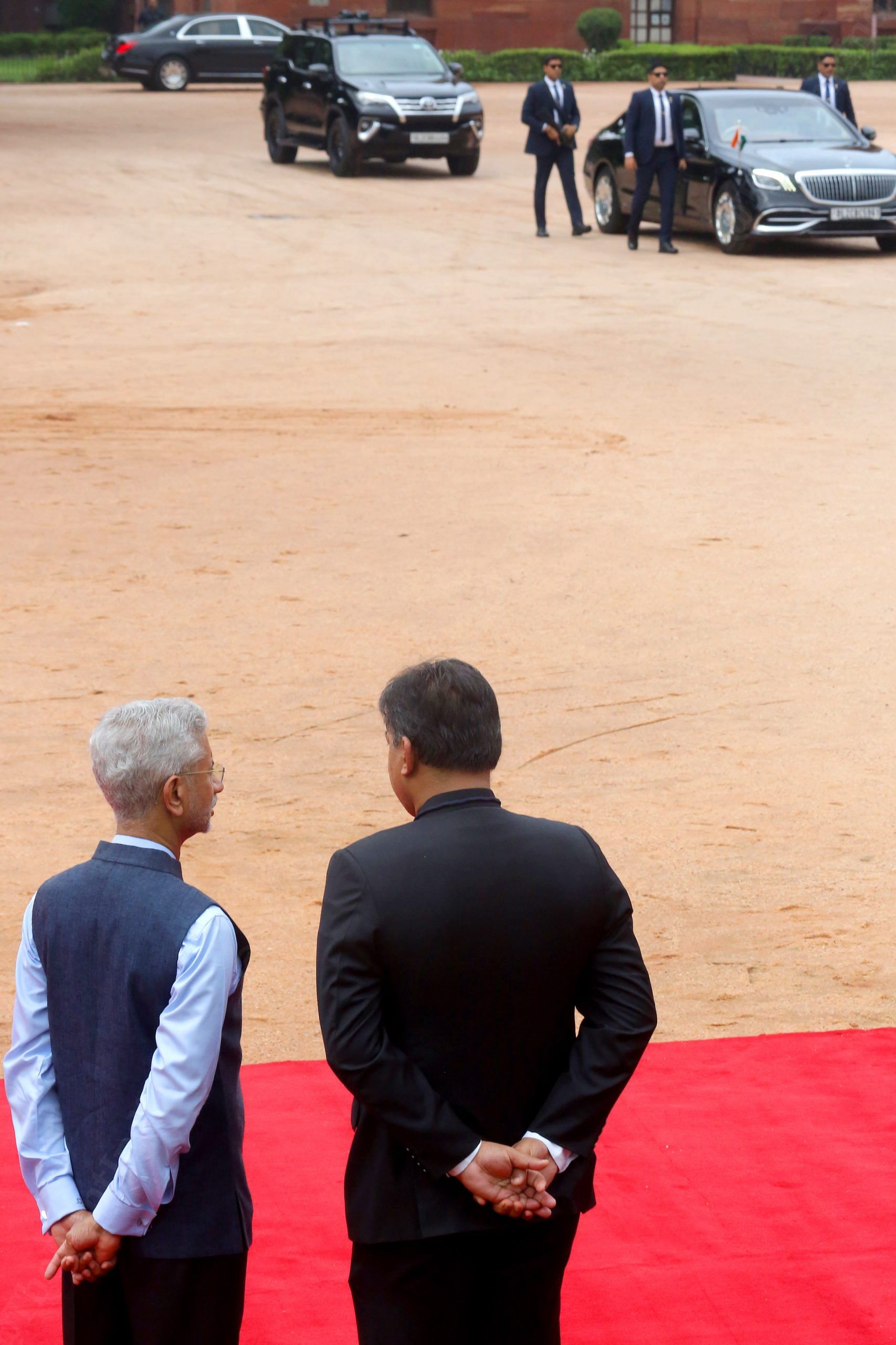 Jaishankar and chief protocol officer Anshuman Gaur at Rashtrapati Bhawan | Praveen Jain | ThePrint 