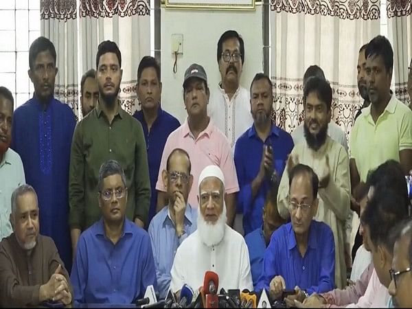 Bangladesh: Jamaat-e-Islami leaders visit temple in Dhaka with Hindu leaders to foster interfaith harmony