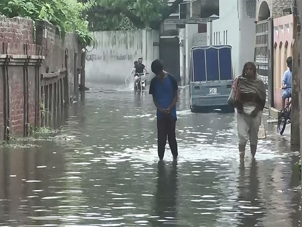 Lahore residents face continued hardship in monsoon, despite administration's promises