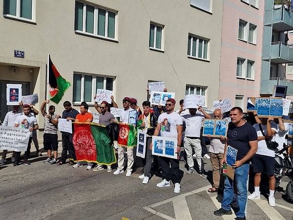 Vienna: Pashtun, Afghan protesters condemn Pakistani Army actions in Khyber Pakhtunkhwa