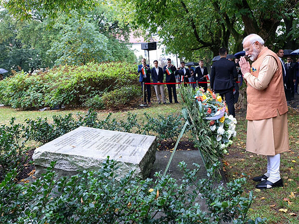 PM Modi accorded ceremonial welcome in Poland, pays tributes at Jam Saheb of Nawanagar and Kolhapur memorials