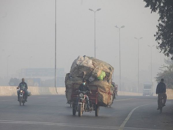 Pakistan: Air pollution significantly affecting people's life expectancy 