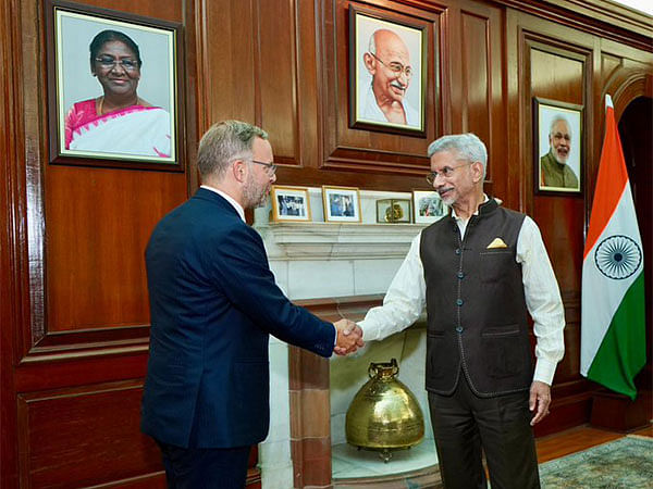 Jaishankar meets Hungarian MP Balazs Orban