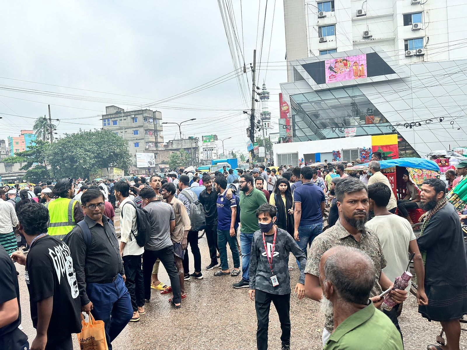 Gendaria intersection in Dhaka | Ananya Bhardwaj | ThePrint