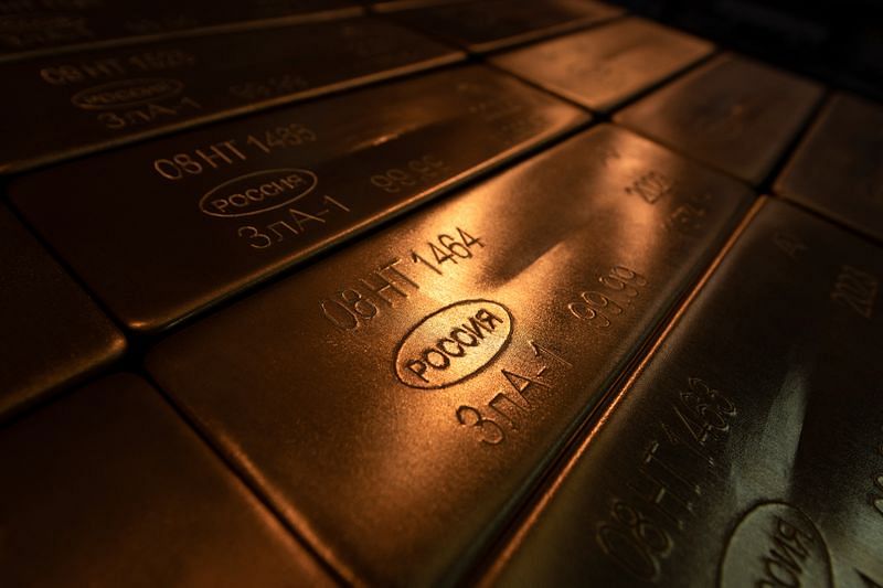 Gold retreats again as profittaking outweighs recession concerns