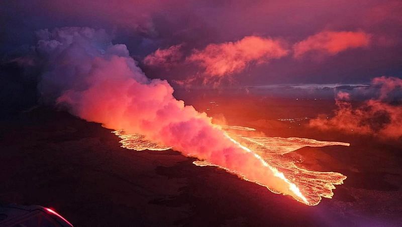 Iceland Volcano Eruption Raises Pollution Fears Spa Evacuated