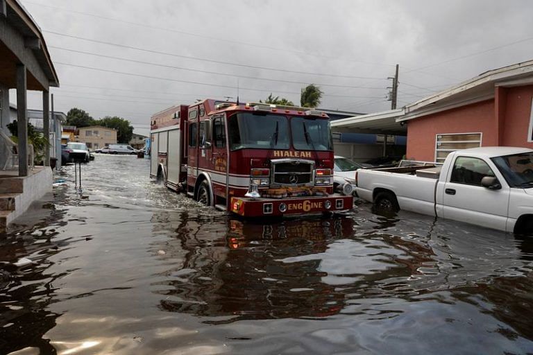 Near hurricaneforce storm headed to Florida's Gulf Coast, with life