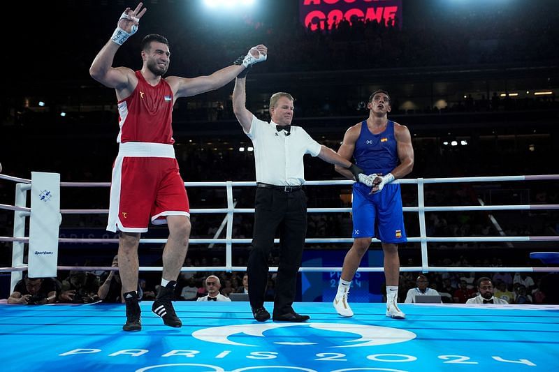 OlympicsBoxingUzbekistan's Jalolov wins men's super heavyweight gold