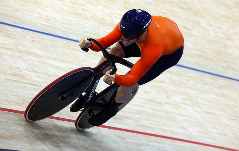 OlympicsCyclingDutch great Lavreysen sets 200m flying lap world