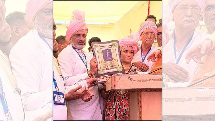 Sarv Khap Panchayat felicitates wrestler Vinesh Phogat | X/@BalkaurDhillon