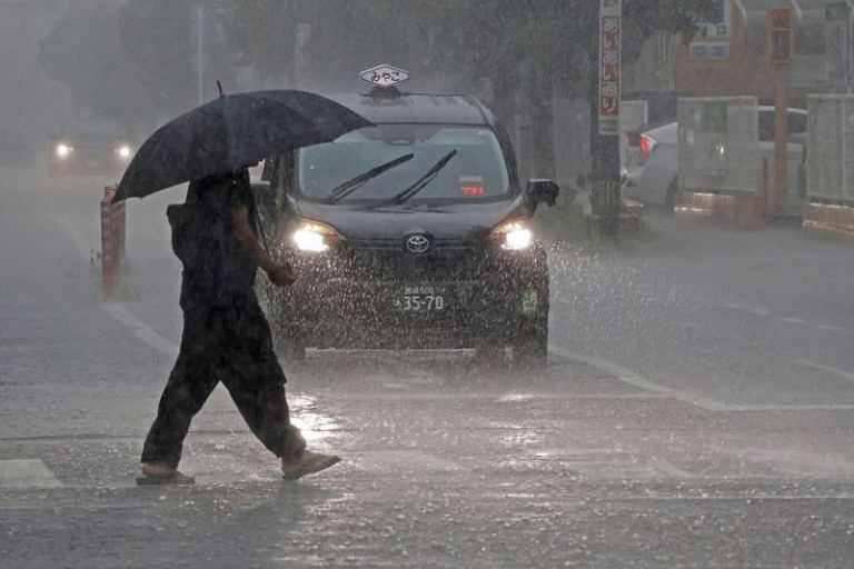 Typhoon Shanshan makes landfall in Japan, killing 3 and snarling air