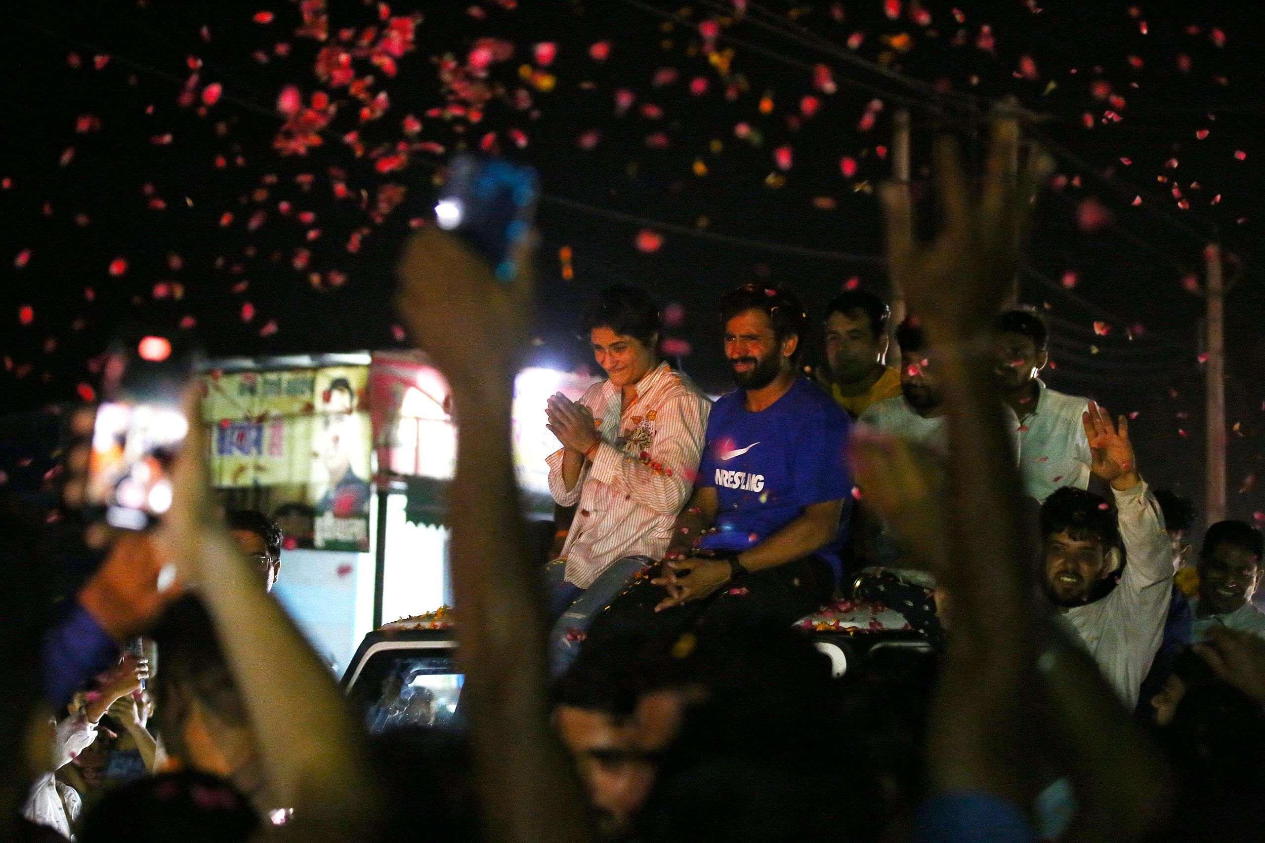 Vinesh Phogat welcomed by villagers| Photo: Manisha Mondal | ThePrint