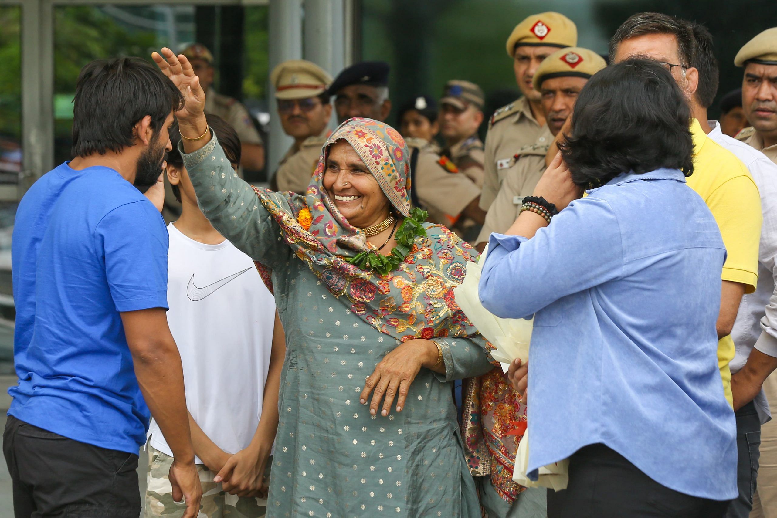 Vinesh's mother gives blessings to Bajrang Punia | Photo: Suraj Singh Bisht | ThePrint