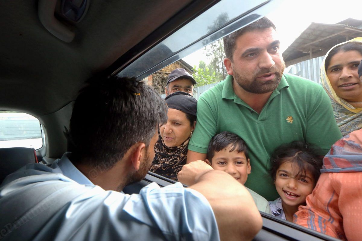 Waheed ur Rehman Para, PDP candidate from South Kashmir's Pulwama, interacting with people | Praveen Jain | ThePrint