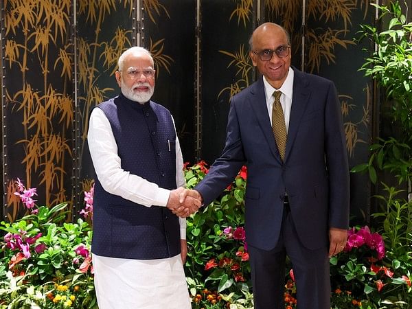 PM Modi calls on Singapore President Tharman Shanmugaratnam, thanks his 