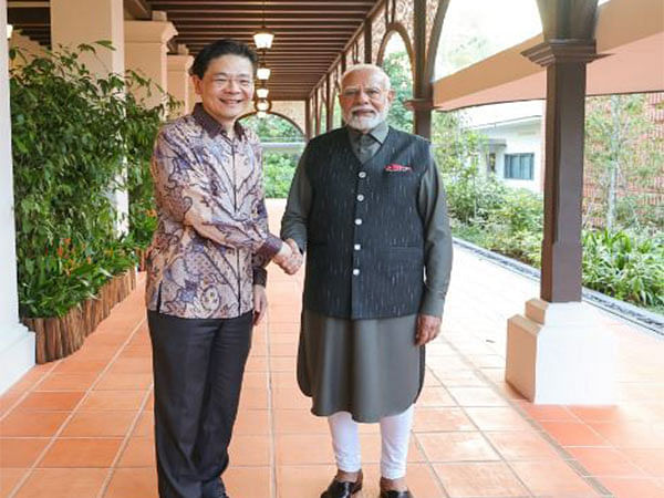 PM Modi's 'outcome-oriented' Singapore visit concludes, emplanes for New Delhi