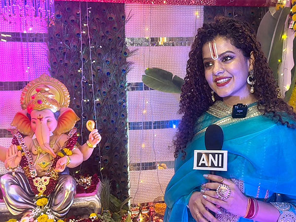 Singer Palak Muchhal urges fans to celebrate Ganesh Utsav in eco-friendly way 