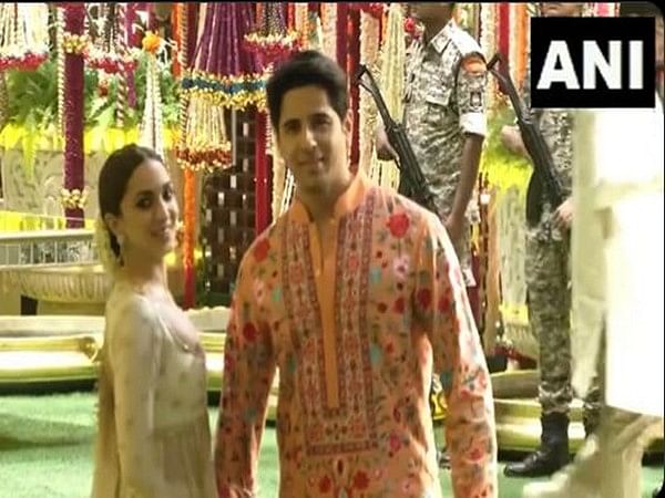 Sidharth Malhotra, Kiara Advani join Ambani's Ganesh Chaturthi celebrations in style