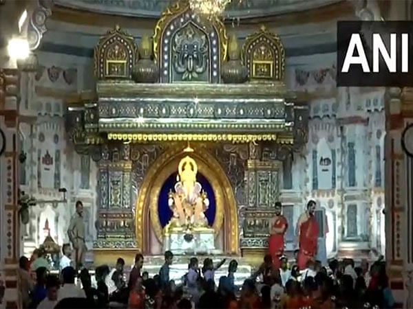 Dagduseth Halwai Ganpati temple sets world record, 42,000 women perform Ganpati aarti