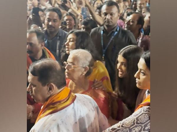 Aishwarya Rai Bachchan with daughter Aaradhya and mother Brinda Rai seek blessings at GSB Ganesh Pandal