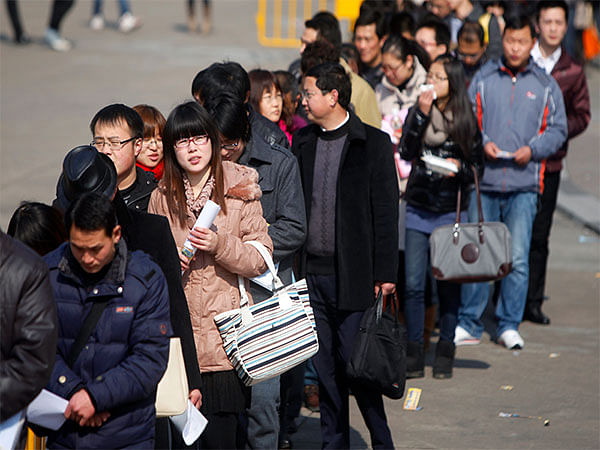 China reviews plan to raise retirement age