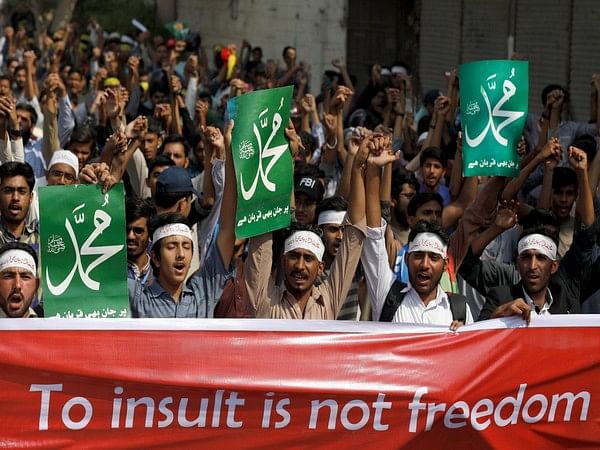 Violent protest in Pakistan over 'blasphemy', police station attacked with grenade