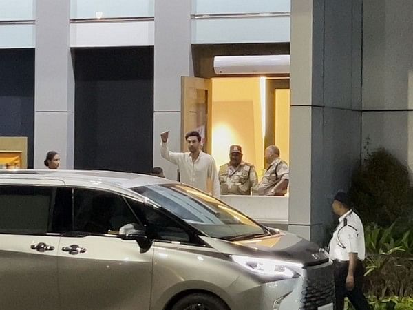 Ranbir Kapoor spotted at the Mumbai airport