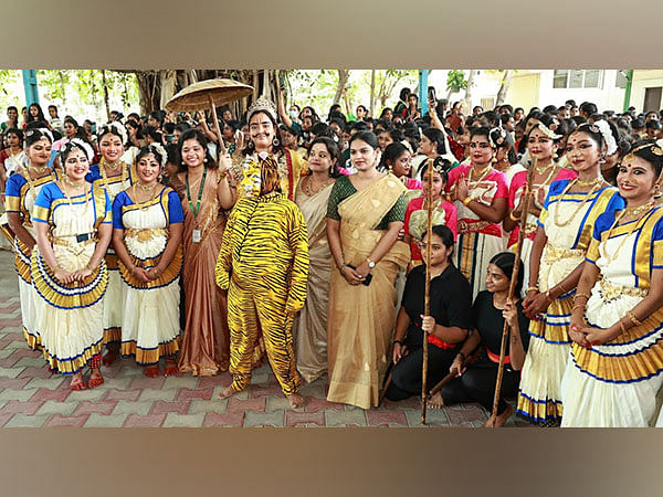 Dr. MGR-Janaki College Celebrates Onam with Dance Performances & Onam Sadya