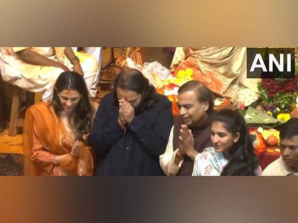 Ganesh Utsav 2024: Mukesh Ambani, Anant Ambani seek blessings at Lalbaugcha Raja