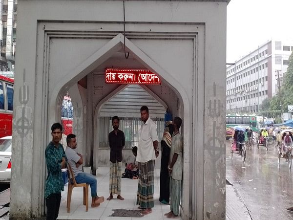 Devotees gather to protect Sufi shrines from attacks in Bangladesh