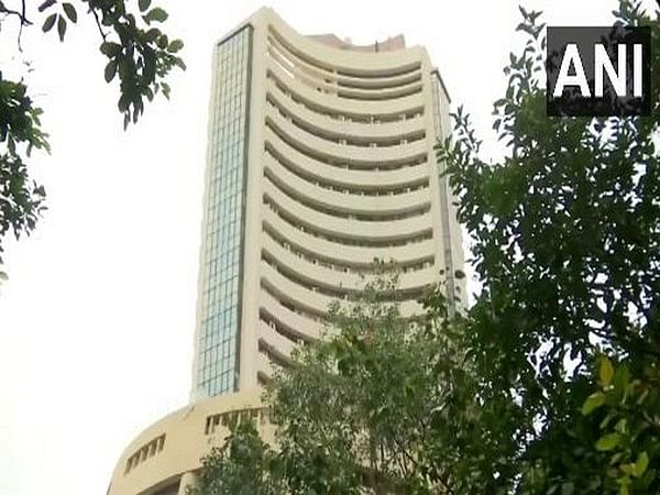 Indian market opens flat, cautious ahead of Fed rate cut decision tonight