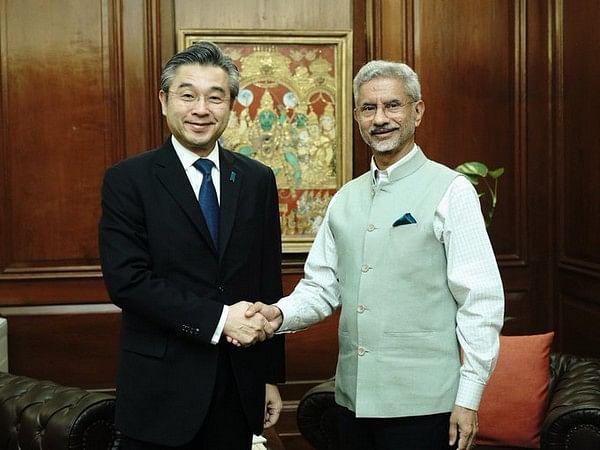 Jaishankar receives Japan envoy for farewell call   