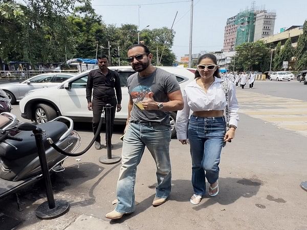 Saif Ali Khan steps out for lunch date with daughter Sara, see pics 