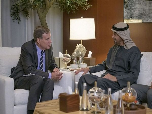 UAE President and US Senators discuss bilateral relations