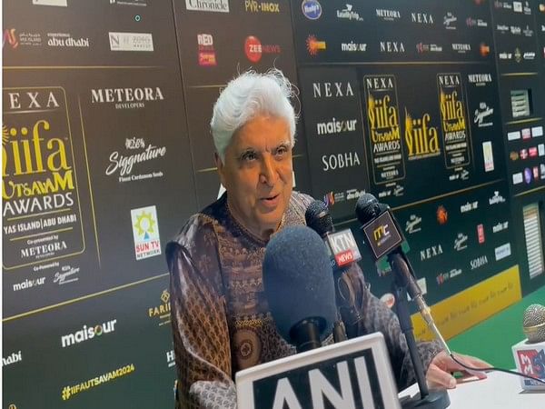 Javed Akhtar finds Hrithik, Farhan, Vicky perfect 