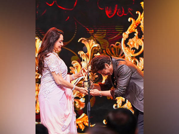 IIFA 2024: Shah Rukh Khan presents Hema Malini with Outstanding Achievement Award