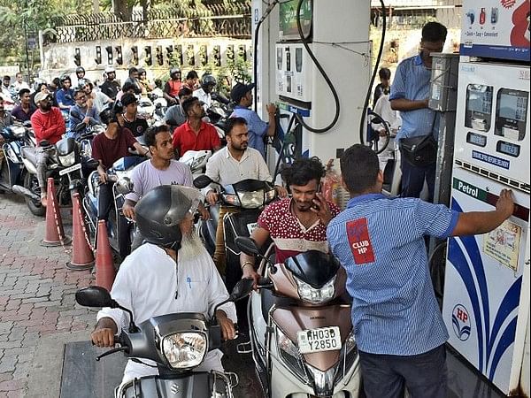 Oil marketing companies making profit of Rs 15/lt on Petrol, Rs 12/lt on Diesel: ICRA